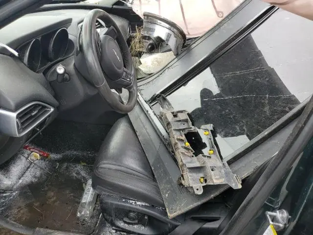 2017 JAGUAR XE PRESTIGE  