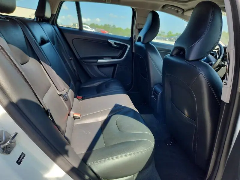 2017 VOLVO V60 T5 PREMIER  