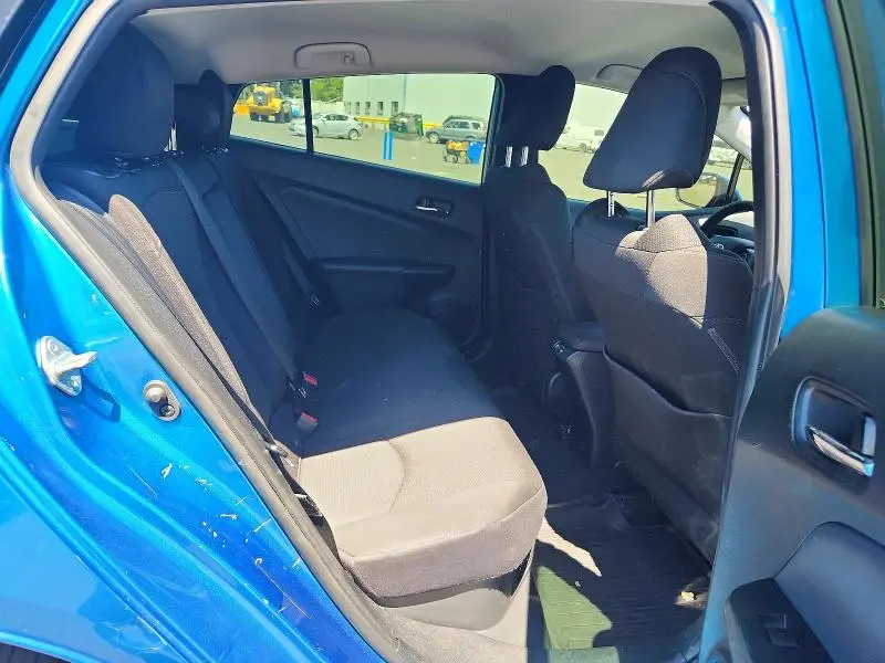 2020 TOYOTA PRIUS LE  