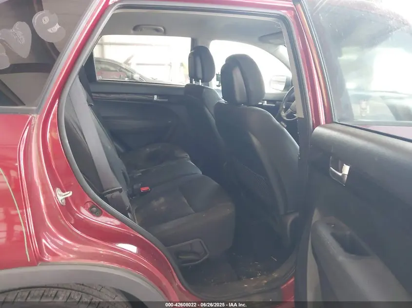 2014 KIA SORENTO LX