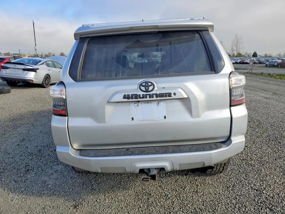 2018 TOYOTA 4RUNNER SR5  