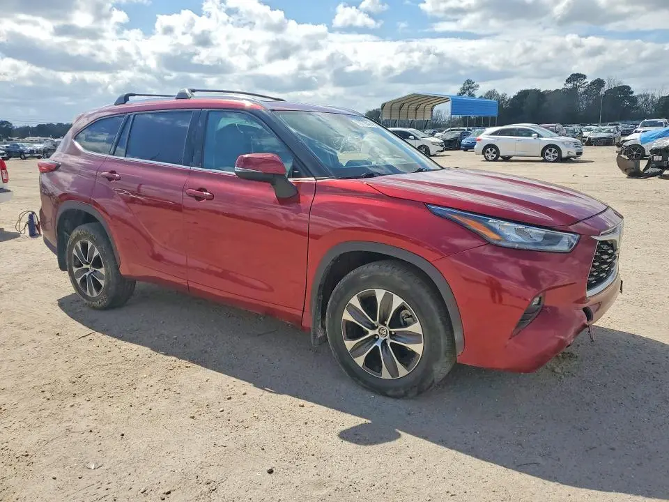 2020 TOYOTA HIGHLANDER XLE  
