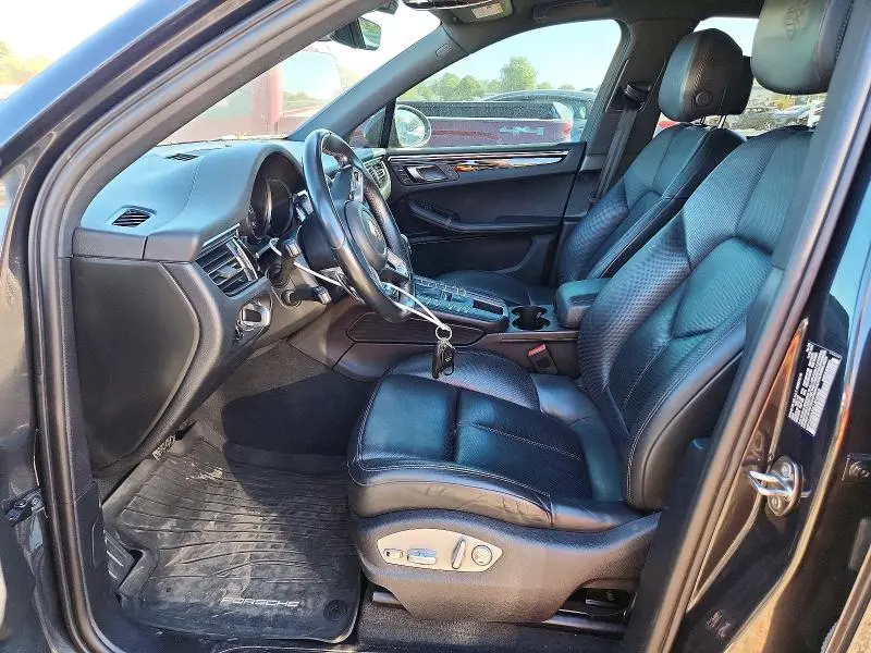 2020 PORSCHE MACAN   