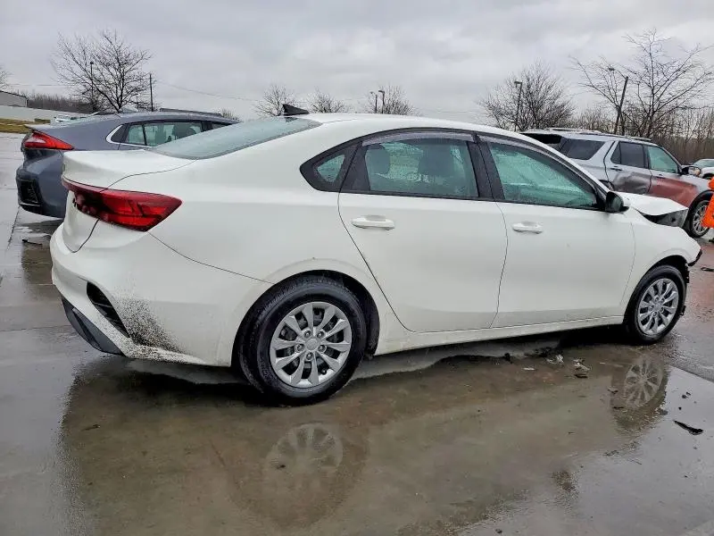 2023 KIA FORTE LX  