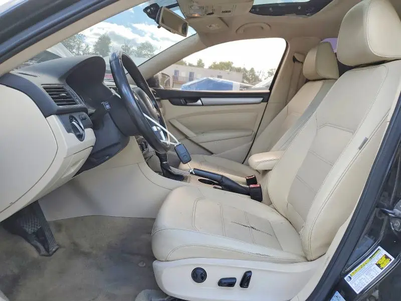 2014 VOLKSWAGEN PASSAT SE  
