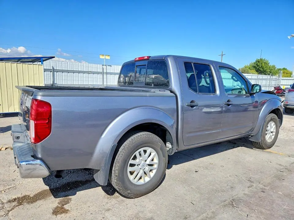 2017 NISSAN FRONTIER SV  