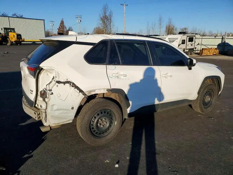 2022 TOYOTA RAV4 XLE  