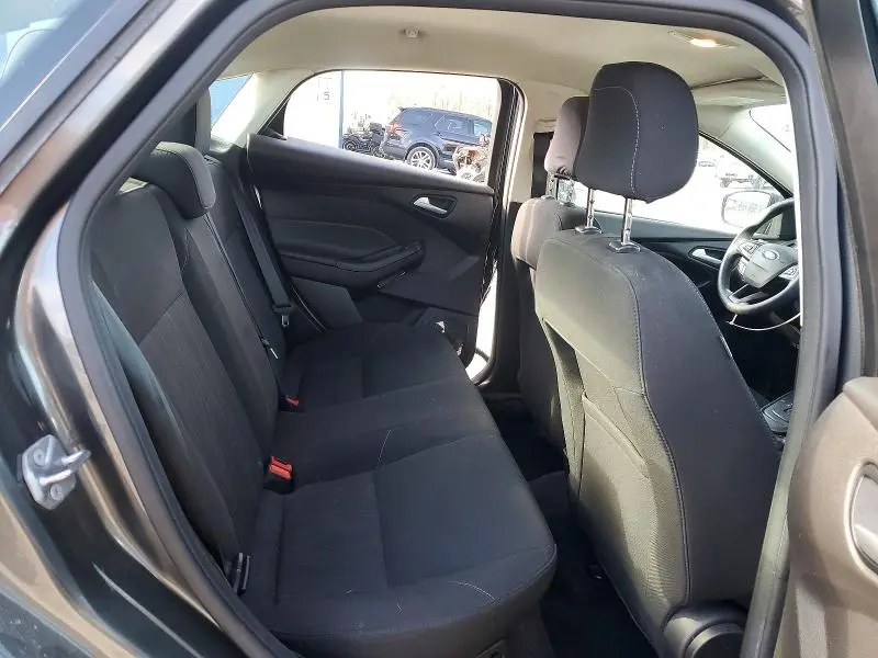 2018 FORD FOCUS SE  