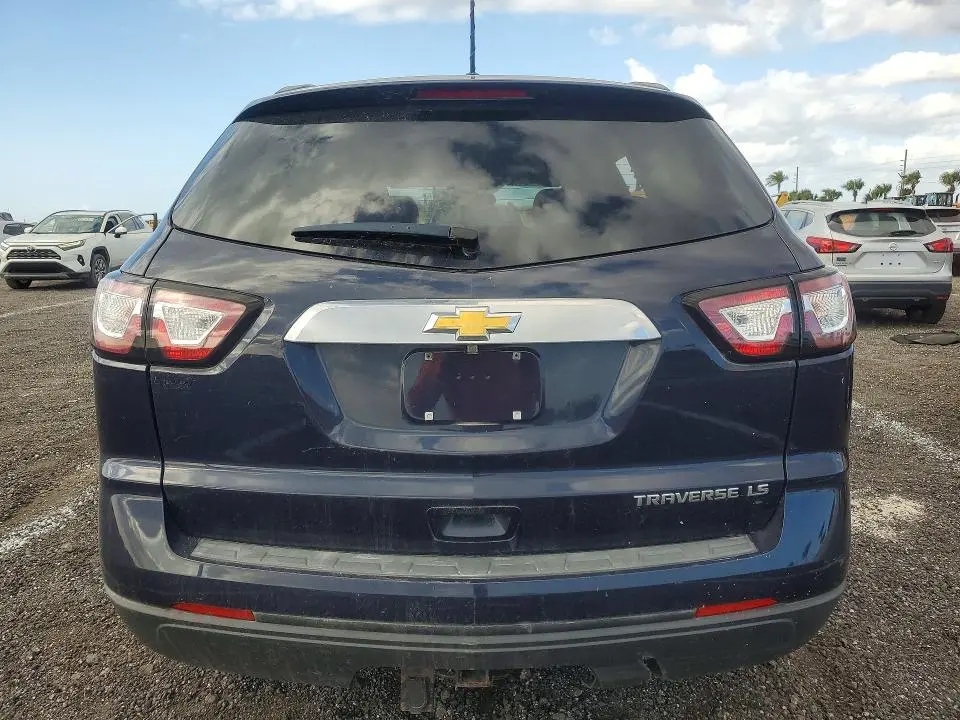 2015 CHEVROLET TRAVERSE LS  