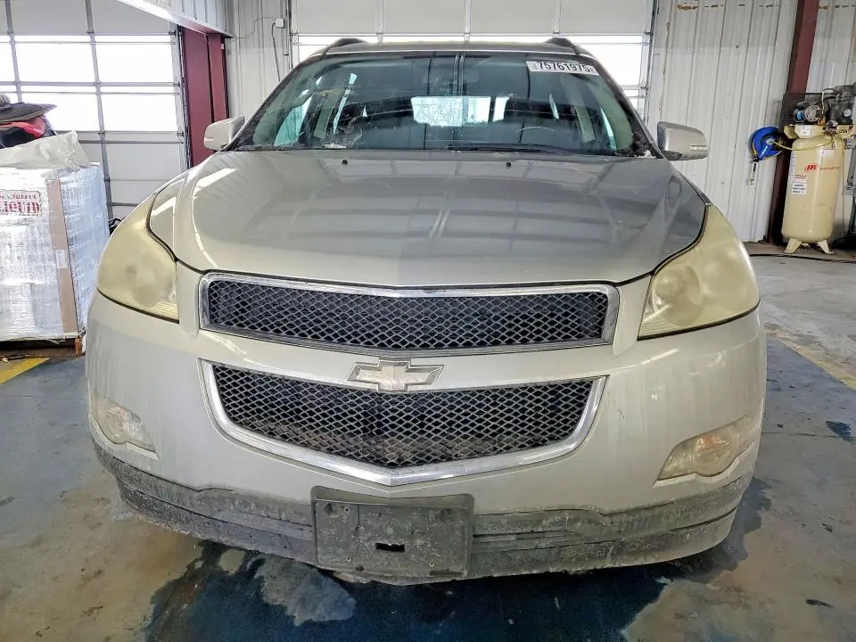 2011 CHEVROLET TRAVERSE LT  