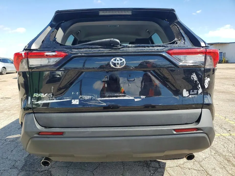 2021 TOYOTA RAV4 LE  