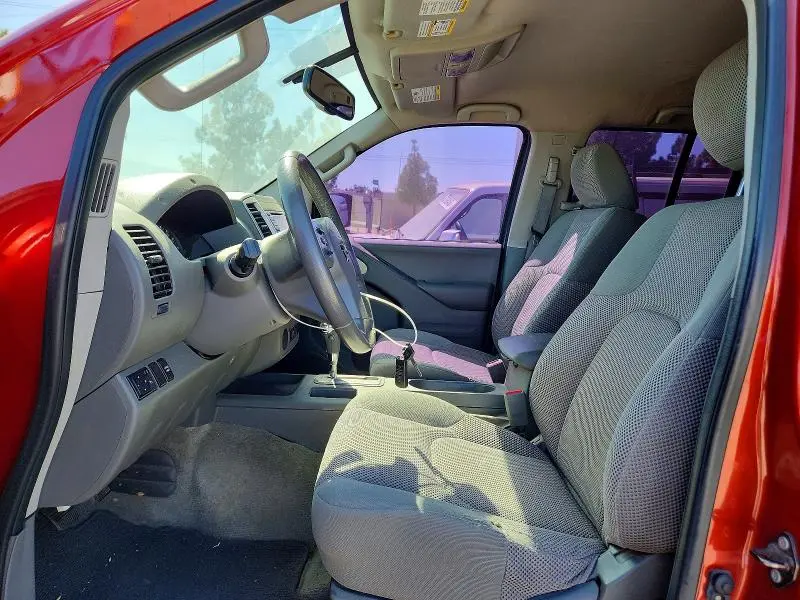2016 NISSAN FRONTIER SV  