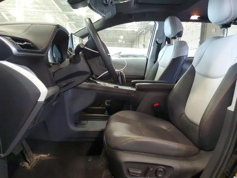 2024 TOYOTA SIENNA XSE  