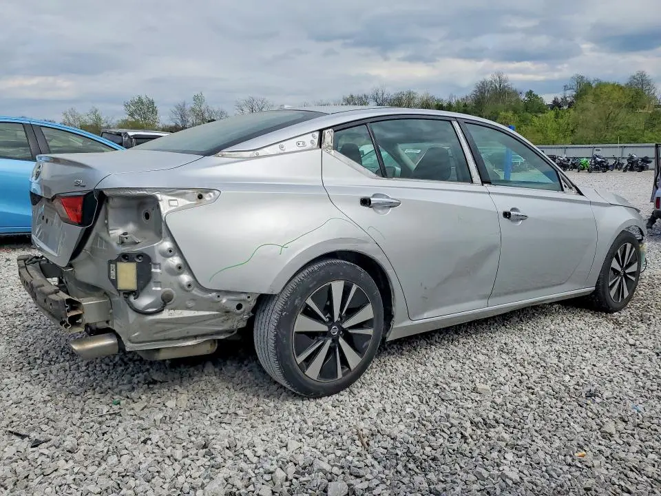 2019 NISSAN ALTIMA SL  