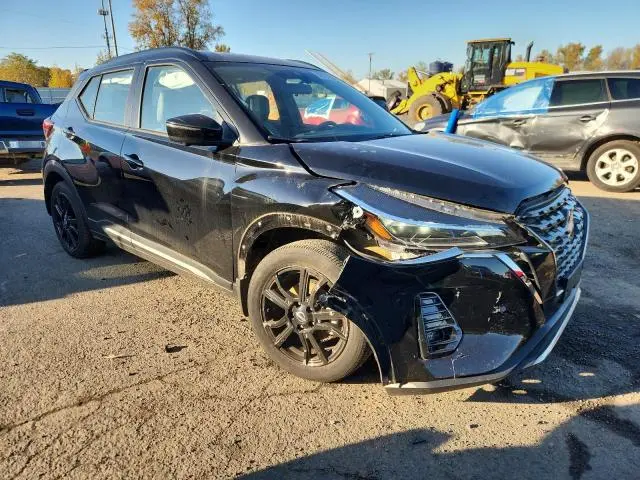 2023 NISSAN KICKS SR  