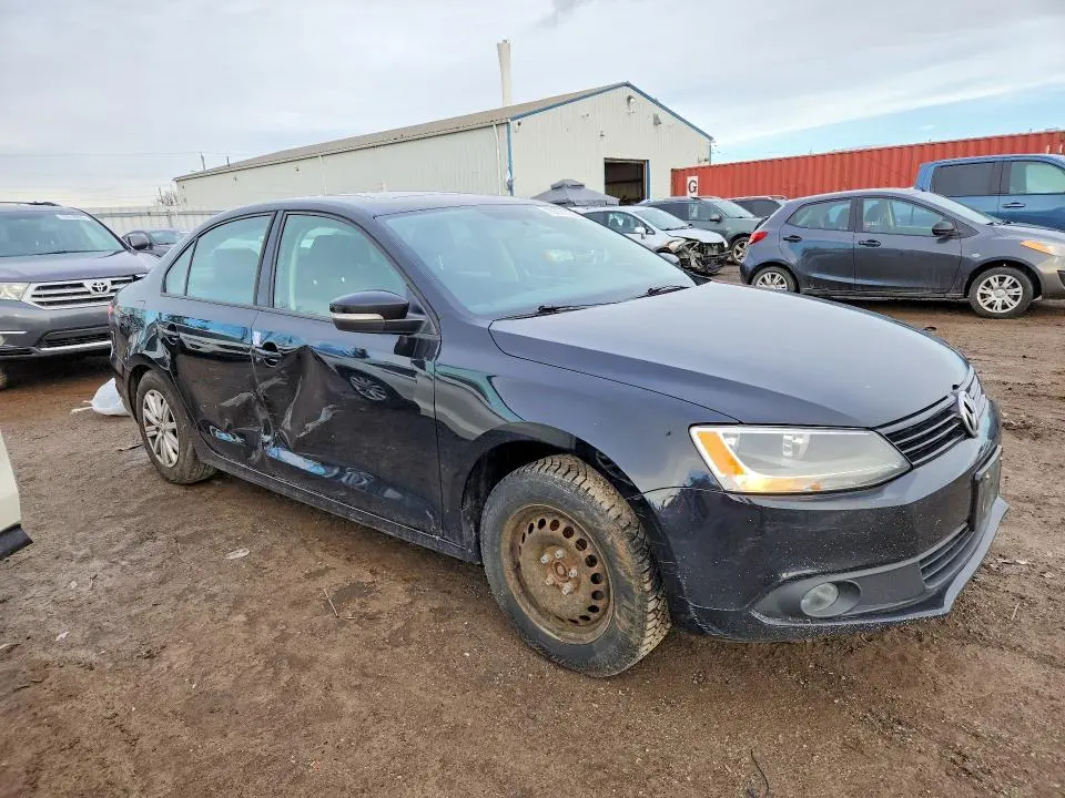 2014 VOLKSWAGEN JETTA SE  
