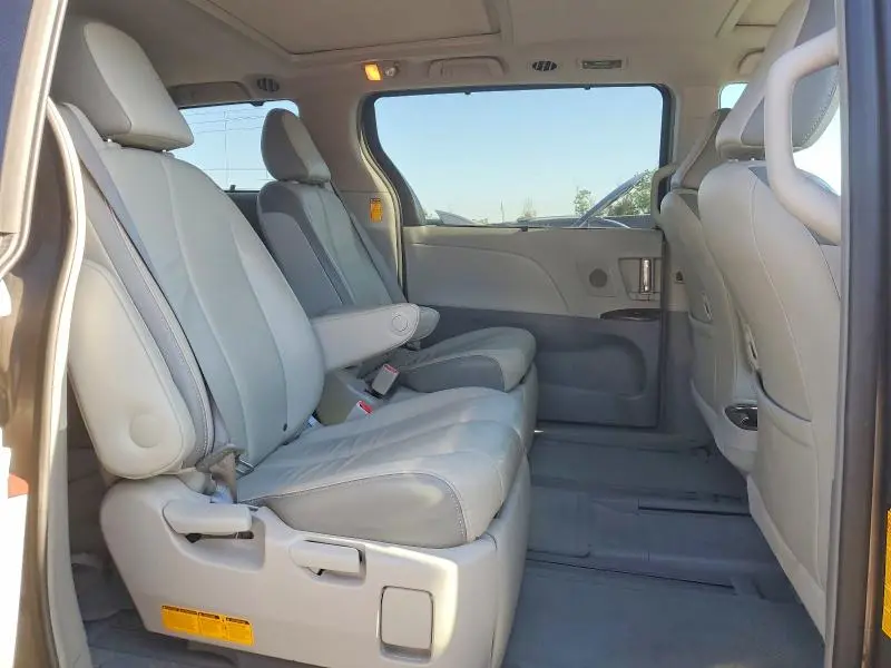 2014 TOYOTA SIENNA LIMITED 7-PASSENGER  