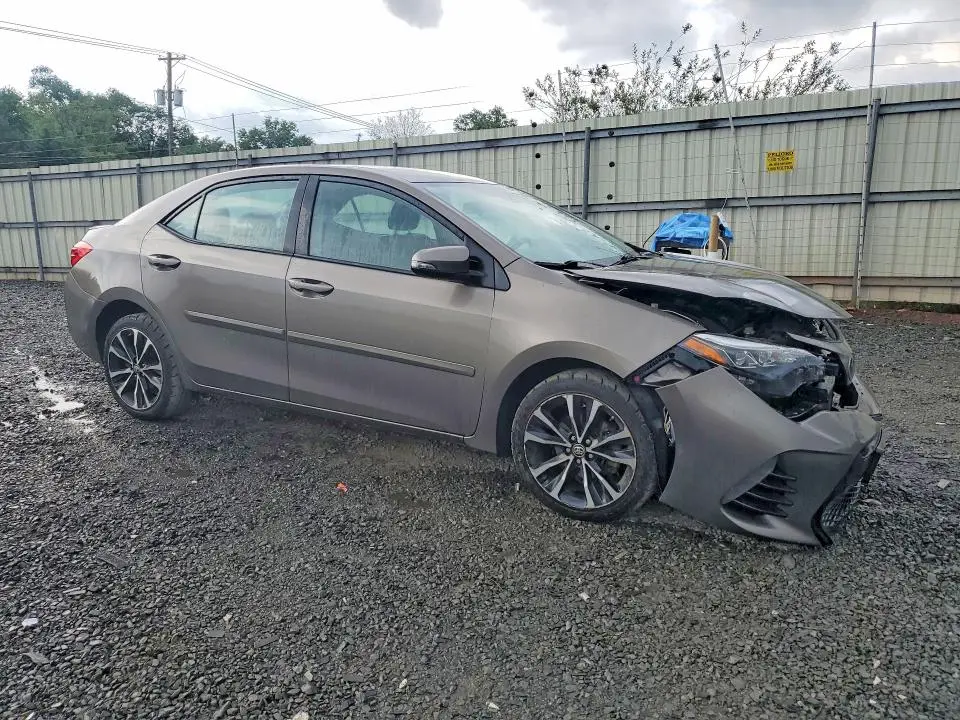 2017 TOYOTA COROLLA SE  