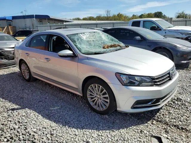 2016 VOLKSWAGEN PASSAT SE  