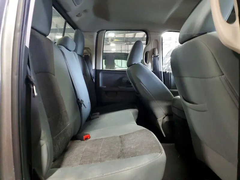 2013 RAM 1500 SLT  