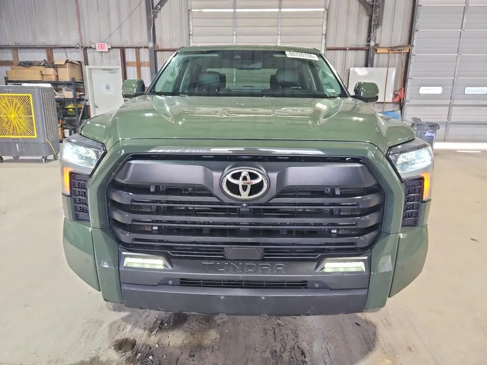 2022 TOYOTA TUNDRA SR5  