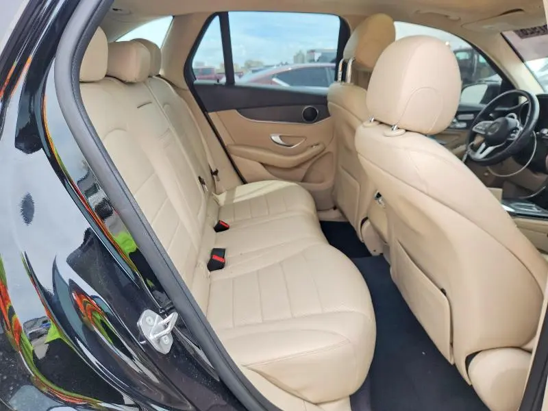 2021 MERCEDES-BENZ GLC 300  