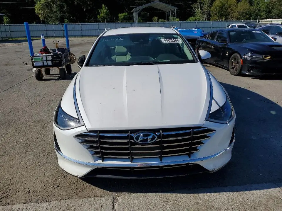 2022 HYUNDAI SONATA SE  