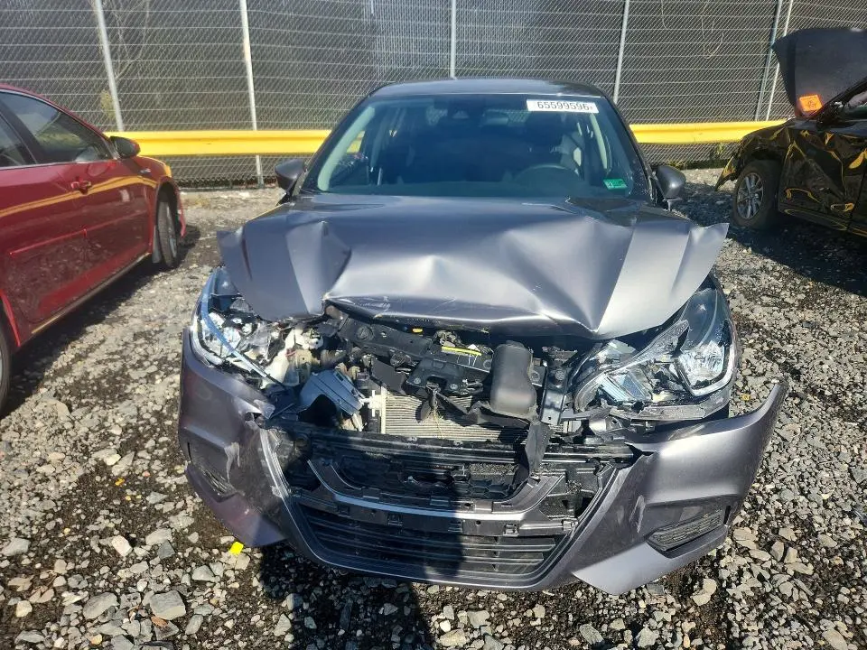 2021 NISSAN VERSA SV  