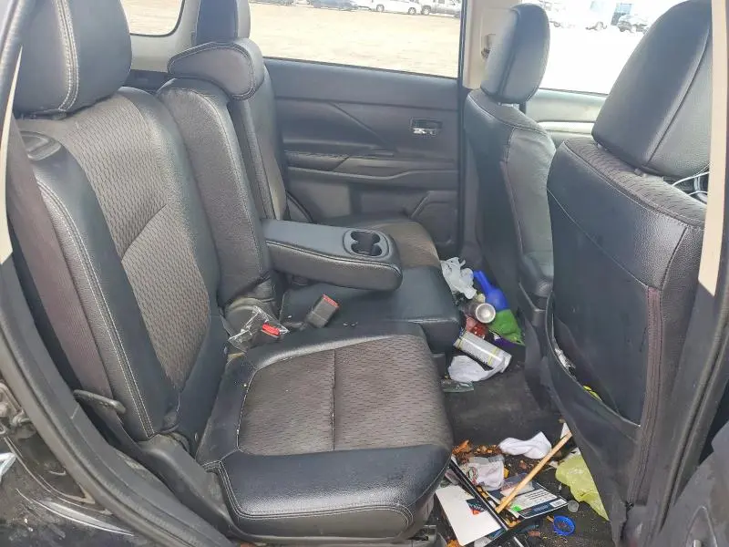 2015 MITSUBISHI OUTLANDER SE  