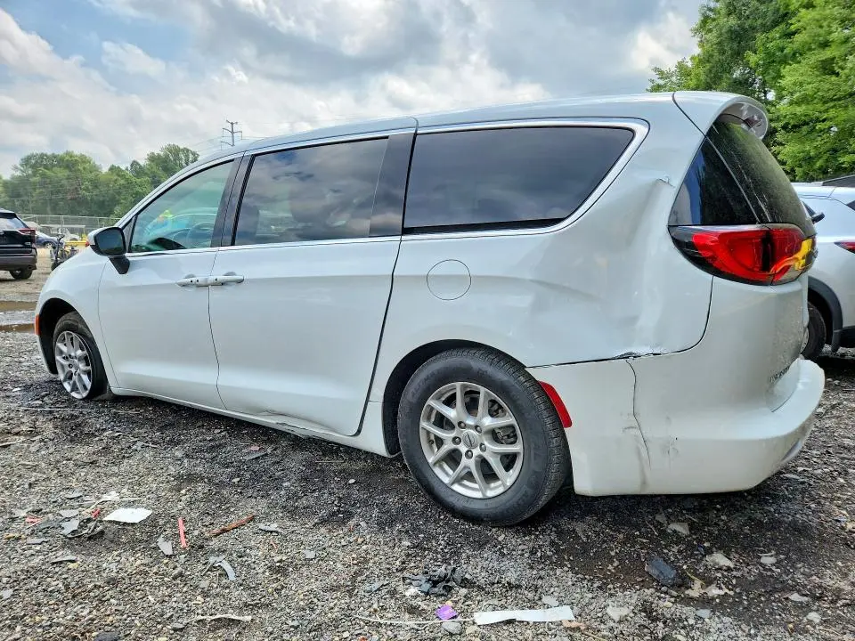 2023 CHRYSLER VOYAGER LX  