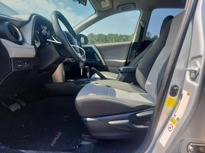 2013 TOYOTA RAV4 LE  