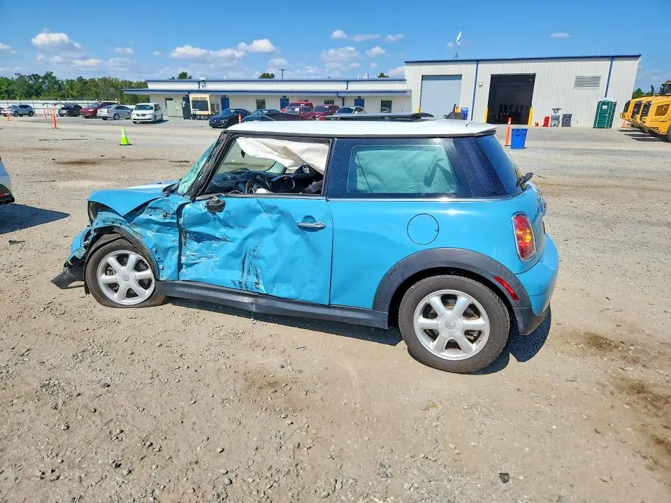 2010 MINI COOPER   