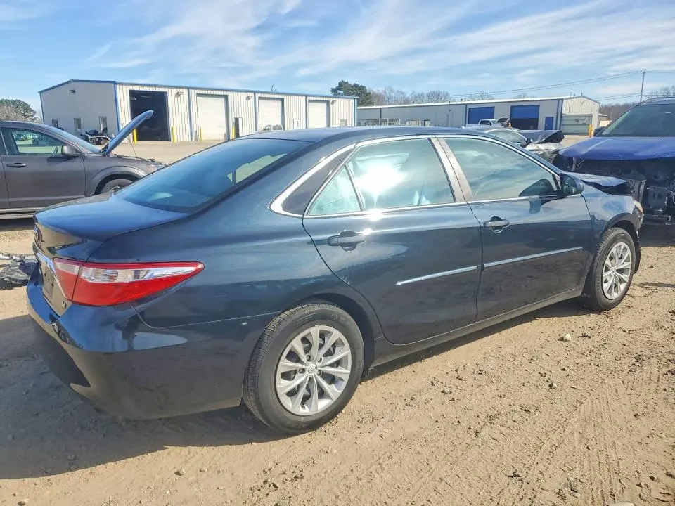 2015 TOYOTA CAMRY LE  