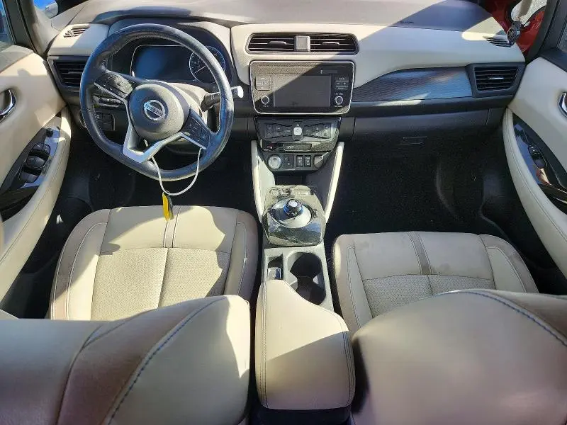 2019 NISSAN LEAF SL  