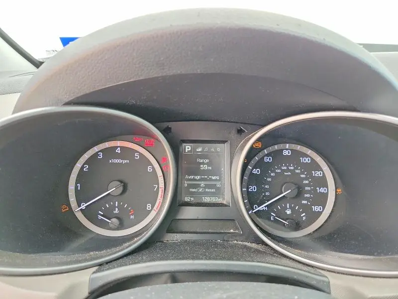 2017 HYUNDAI SANTA FE SE  