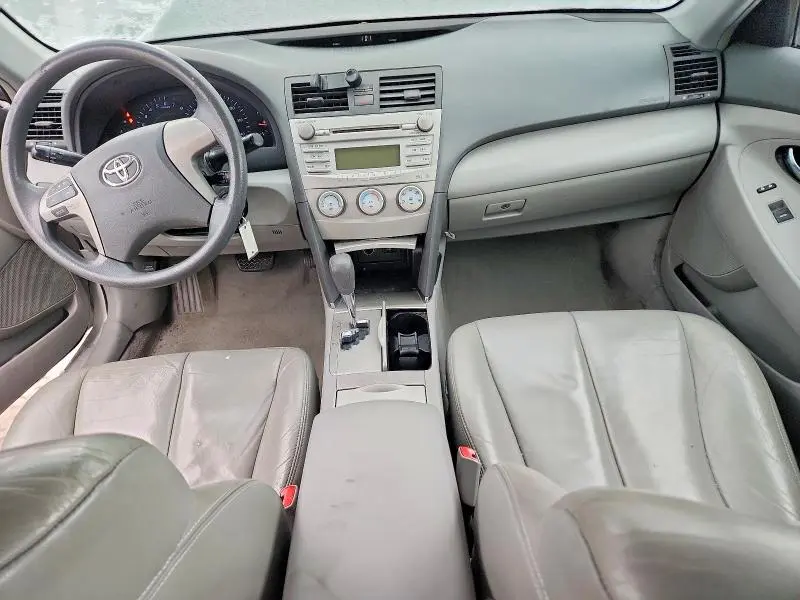 2010 TOYOTA CAMRY LE  