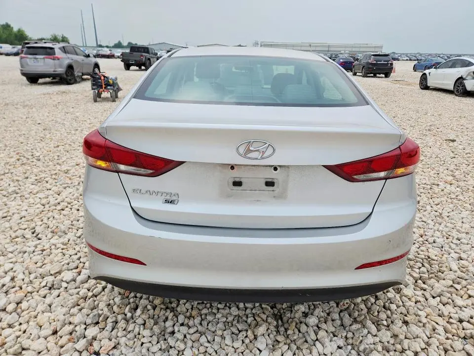2018 HYUNDAI ELANTRA SE  