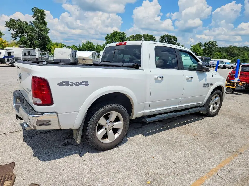 2018 RAM 1500 SLT  