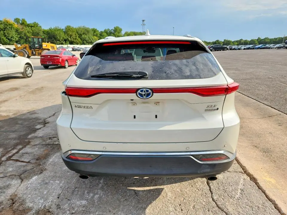2021 TOYOTA VENZA XLE  