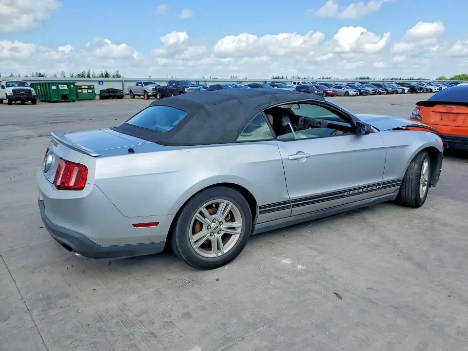 2011 FORD MUSTANG   