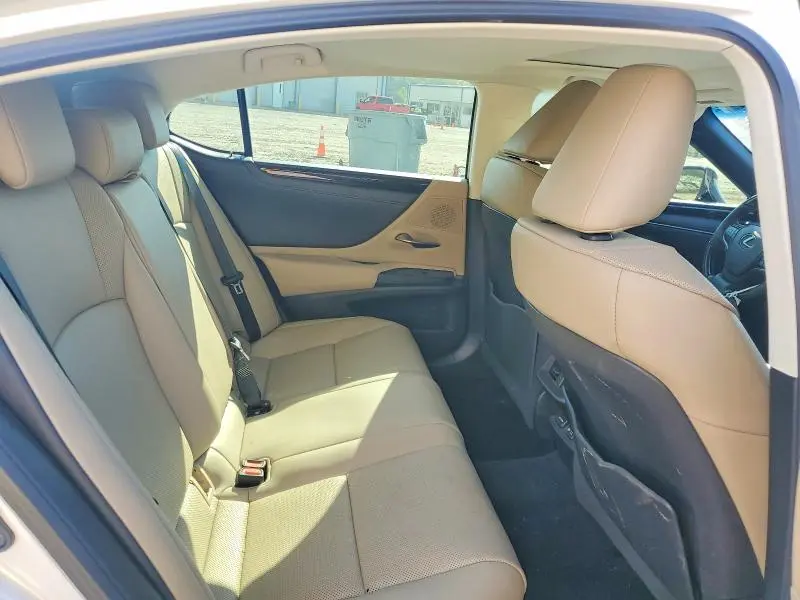 2020 LEXUS ES   