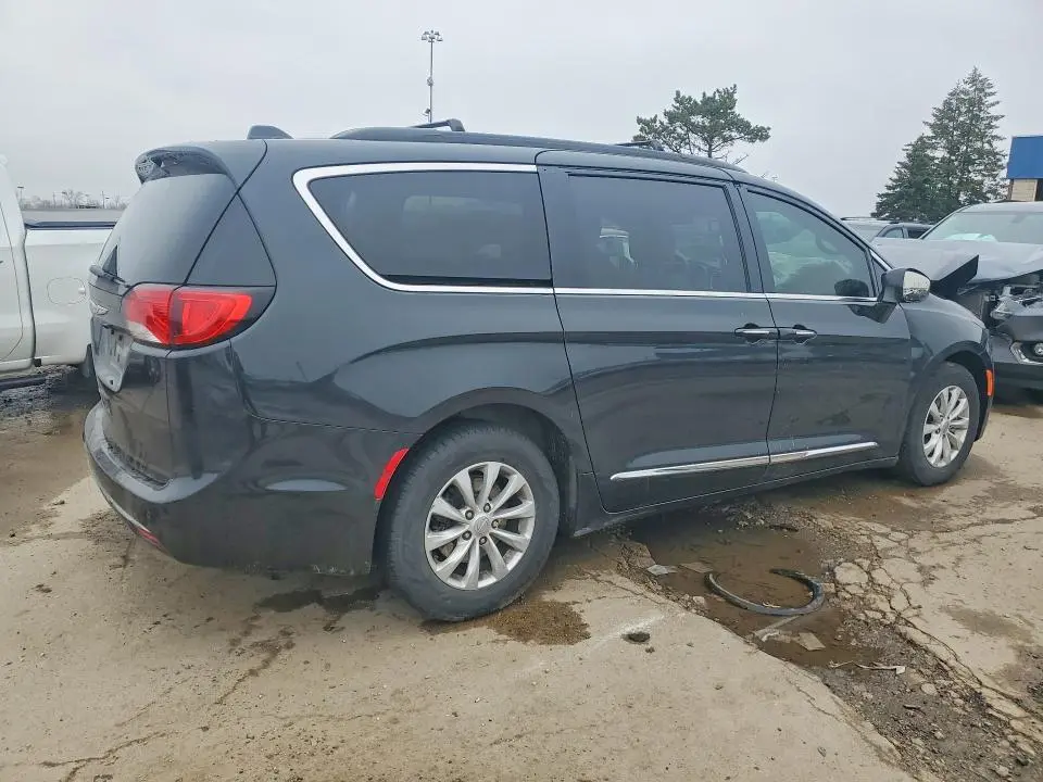 2017 CHRYSLER PACIFICA TOURING L  