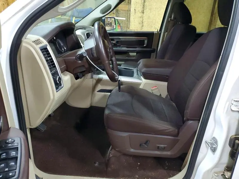 2017 RAM 1500 SLT  