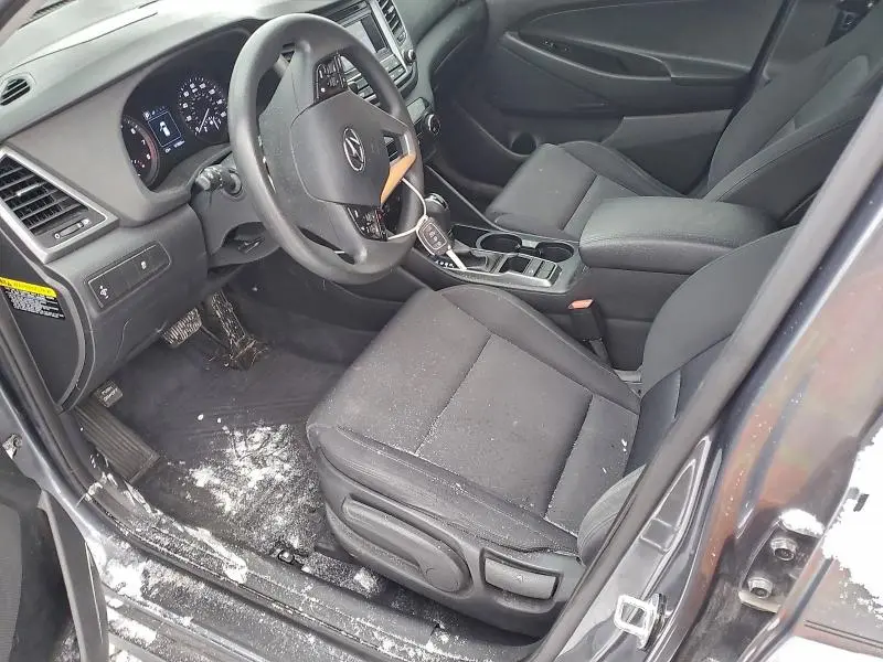 2017 HYUNDAI TUCSON SE  