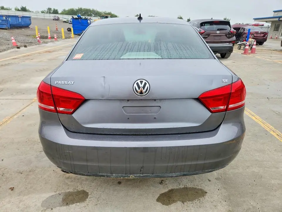 2013 VOLKSWAGEN PASSAT SE  