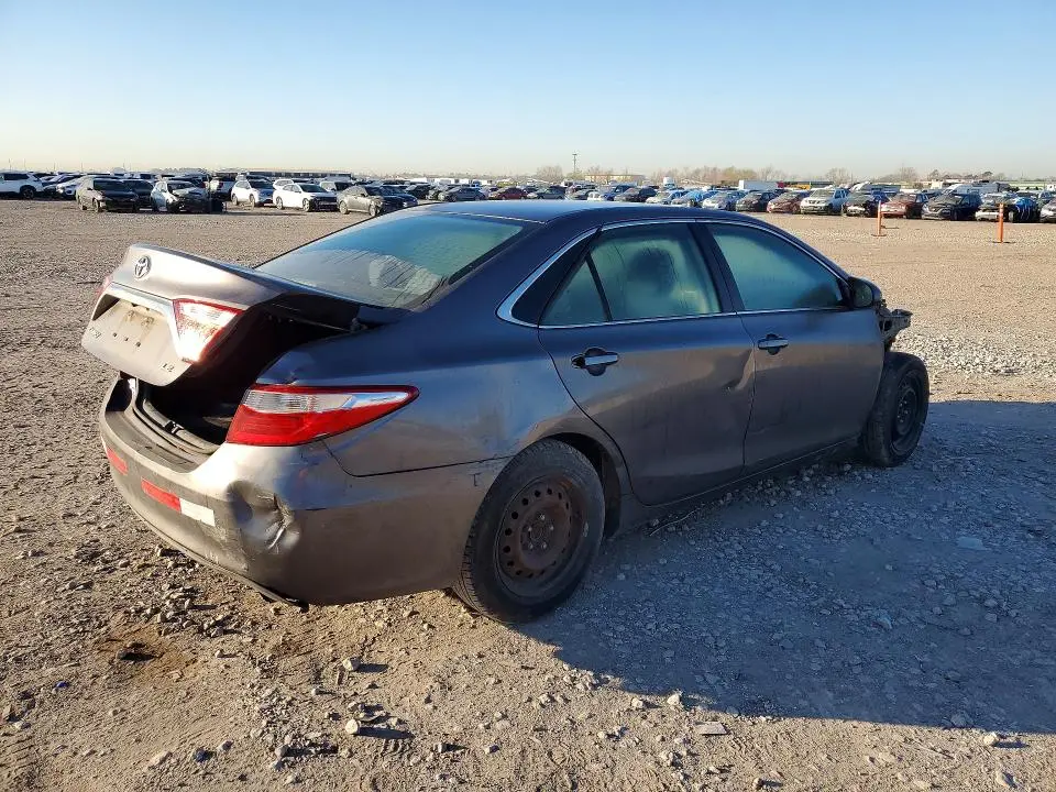 2015 TOYOTA CAMRY LE  
