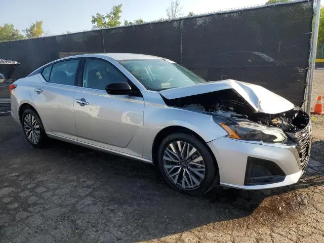 2024 NISSAN ALTIMA SV  