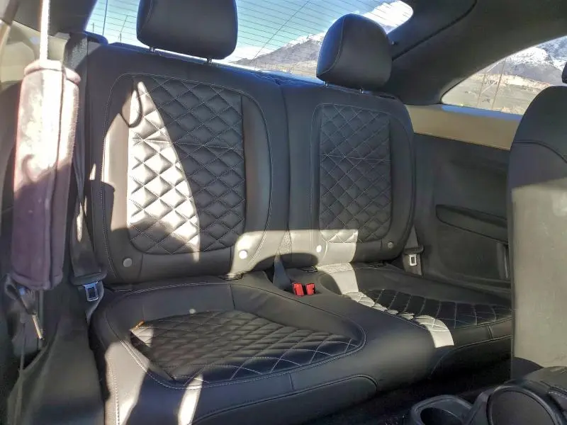 2019 VOLKSWAGEN BEETLE S  