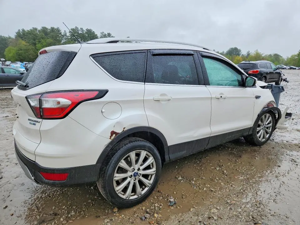 2017 FORD ESCAPE TITANIUM  