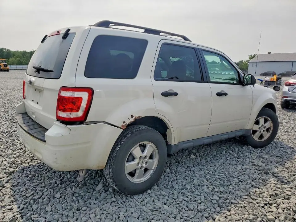 2010 FORD ESCAPE XLT  
